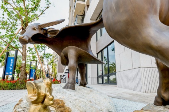 新業(yè)誠家 公共藝術(shù)品 —【蛙與?！?>
										<div   id=