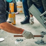 藝術(shù)家與職人們透過熟練地手法技巧，將藝術(shù)品一一固定屬於它們的家。