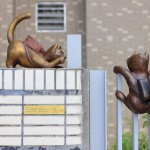 《上學(xué)趣》─莘莘學(xué)子在求學(xué)過程中，除了吸收新知外，與同儕彼此提攜、照應(yīng)、互助，也是一個(gè)學(xué)生時(shí)期歡樂的記憶。