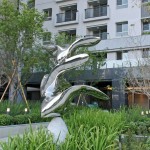 宜家公共藝術(shù)品-展翼翱翔。家人宛如候鳥，展翼拉長每日的奉獻(xiàn)，鼓舞同行的夥伴順著風(fēng)向恣意徜徉於天際。