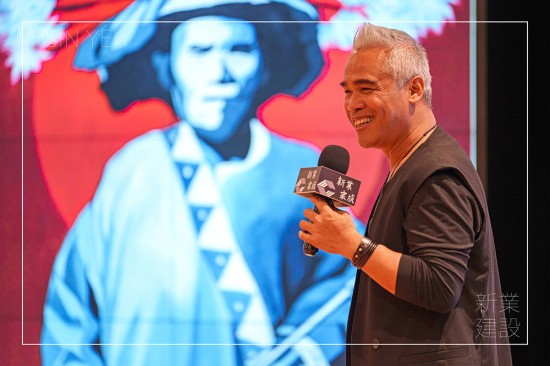 首位躍上國(guó)際藝壇，阿美族藝術(shù)家—花蓮玉里馬泰林部落 ＃優(yōu)席夫，定居於英國(guó)愛(ài)丁堡，於倫敦、紐約、柏林畫(huà)廊與各大藝術(shù)節(jié)皆可見(jiàn)他的作品，作品用色大膽、主題鮮明，充滿(mǎn)強(qiáng)烈的視覺(jué)張力，來(lái)自細(xì)緻的文化底蘊(yùn)。