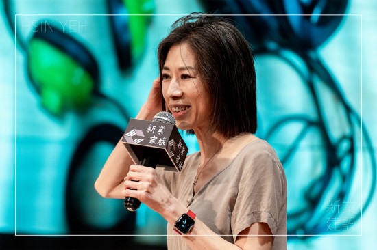 來自風(fēng)潮音樂的自然音樂製作人 ＃吳金黛，她參與製作的專輯曾獲12座金曲獎(jiǎng)肯定，甚至兩度入圍美國(guó)葛萊美獎(jiǎng)，引領(lǐng)臺(tái)灣「聆聽大自然聲音」的熱潮，致力於傳統(tǒng)音樂的保存與活化。