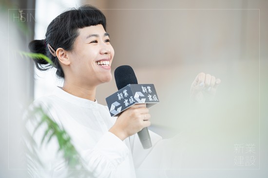 邀請(qǐng)浮生半閑董紜綺老師 帶領(lǐng)4位茶師，淺談茶的風(fēng)味輪，製程背景、有無發(fā)酵、香氣展現(xiàn)和沖泡手法。