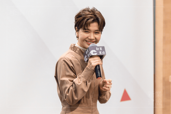 金鐘視后 - 于子育 
人生就是不斷的歸零再歸零，子育的經(jīng)歷分享，要讓在座的大家學(xué)習(xí)面對(duì)失敗、
接受等待、抓住機(jī)會(huì)！