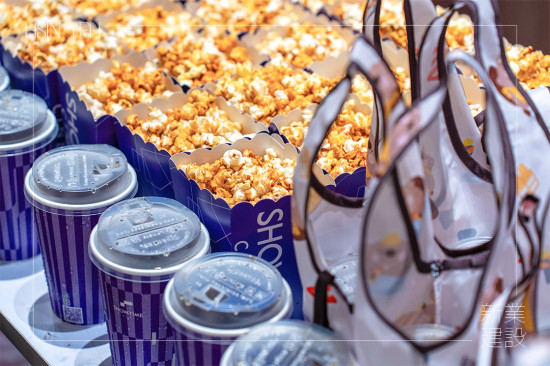 2025年第二場(chǎng)「新業(yè)FUN映所」與臺(tái)中的家族好友相聚，附上香甜可口的爆米花及清涼飲品，揭開維京世界的冒險(xiǎn)篇章。