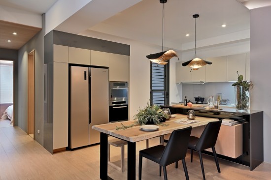 你也同樣享受著餐廚時(shí)光嗎？兼顧實(shí)用性及美學(xué)的空間，讓人迎來舒適的視覺饗宴後開心掌廚！