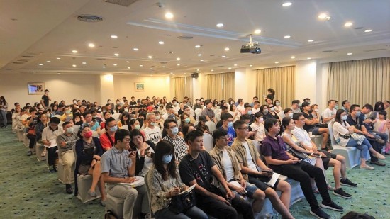 新業(yè)希望透過(guò)「客變說(shuō)明會(huì)」，讓格局、動(dòng)線與擺設(shè)更貼近您理想中的生活，成為您生活幸福的後盾！