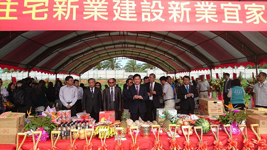林佳龍市長主持開工典禮 上香