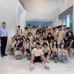 在「2020東海建築營」，帶領(lǐng)建築學(xué)子們看見「新業(yè)觀峰」的美學(xué)底蘊(yùn)，跳脫出建築模型與設(shè)計(jì)圖，親自走訪建築、自然、生活的微妙關(guān)係。