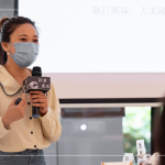 再度邀約來自南投中興新村的老師，認(rèn)識(shí)臺(tái)灣在地草本植被，編綁藥草漢方按摩球，感受『植系療癒力』。