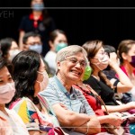 吳金黛以溫柔愜意的演說風(fēng)格，縷縷的閒適感，共度了溫暖人心的午後時(shí)光。