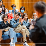 郭哥以自身的歷程故事，分享給新業(yè)住戶們，以風趣又知性的角度，暢談出道35載的舞臺經(jīng)驗與心情點滴。