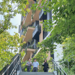 坐落於水湳智慧城中央公園陸橋旁的建案，落實(shí)了原野美學(xué)的景觀設(shè)計(jì)。