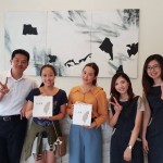 感謝插畫家邱馨怡接受新業(yè)的專訪！提在手上的伴手禮－「紅豆與香米」源於一畝田勃發(fā)的生命力，但我們敬天、愛地、惜人的心，始終不只有一畝而已。