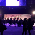 2019年10月20日週日清晨，天色尚未醒轉(zhuǎn)，臺中市政府前廣場早已熱鬧滾滾，打出的光，照耀著預(yù)備的跑者，更顯耀眼。