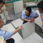 不論磁磚的用途是鋪地、上牆，或?qū)﹃柟饧帮L(fēng)雨首當其衝的建築外牆，所需要的吸水率、抗拉力、抗酸鹼性等層面都需要具備一定的能力，方可為居家安全帶來安心的作用。