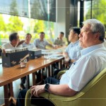 新業(yè)建設 創(chuàng)辦人穆椿松先生 帶領新業(yè)團隊一同前往廚具品牌選品，開啟一場建築職人與廚具職人的對話。