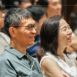 靜靜地聆聽講師的分享，秉持著將美感帶入校園的堅(jiān)持，賦予課本一個(gè)新角色與意義，希望藉由美感可以改變教育的未來。