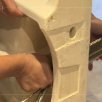 著手就地組裝樣品，能確保每項(xiàng)衛(wèi)浴選品的最終樣貌，帶給住戶(hù)百分百的職人眼光。