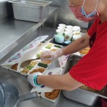 服務(wù)對象中也有咀嚼不佳、特殊疾病的長者，由社工及營養(yǎng)師評估後，客製化餐點類型，從中獲得飽足及滿滿的營養(yǎng)。