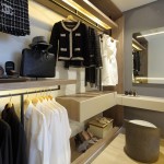 是更衣室、梳妝臺，也是精心擺設(shè)的精品收藏室，彰顯男主人及女主人獨特的品味。