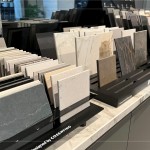 各式面板宛如藝術(shù)品般，直立排列，除了外觀的整體適配性，材質(zhì)是否不易沾附油汙、易於清理，新業(yè)職人所追求的餐廚美學(xué)。