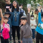 淨(jìng)溪結(jié)束後，邀請小朋友分享此次淨(jìng)溪心得，提問到「垃圾是誰製造出來的？」孩子們竟異口同聲地說『是我們亂丟的垃圾』。