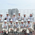 新業(yè)職人團(tuán)隊(duì)步步為營(yíng)，按部就班的前進(jìn)，將每一位住戶對(duì)家的憧憬化為最值得信賴的家園。