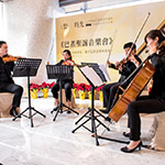 音符的抑揚頓挫，溫柔的感染力，深深療癒著現(xiàn)場聽眾。