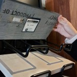 地磚、牆面及檯面的材質(zhì)藏著許多學問在其中，職人團隊需對每個材料的特性瞭若指掌，才能選出最適合的材質(zhì)、打造出最舒適的居家空間。