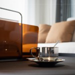 以清新風(fēng)光佐一杯手沖咖啡，喚醒美好的一天。