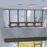 窗框外象徵樹鬚的弧形遮陽板，曲線美學(xué)講究對線之細(xì)節(jié)。