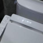 對於肌膚較為敏感的家人來說，或是在寒冷的天氣中，TOTO智慧免治馬桶都能早一步知道，滿足全家大小的暖心呵護。