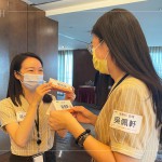 首先引導(dǎo)每組同仁們彼此自我介紹，培養(yǎng)組別間的默契，一起為今日的課程做好準(zhǔn)備。