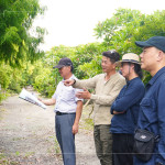 試著從不同方向觀察樹的姿態(tài)，擇樹考量的各層面，任何角度希望達到美的平衡。
