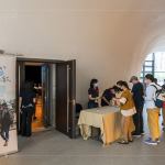 開場前，絡繹不絕的人潮漫漫湧入，一場臺南在地的奇妙旅程即將展開。