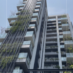 建築體採「類雙十字型立面」設(shè)計(jì)，達(dá)成真正的三面採光，毋須與別戶共用牆壁，通風(fēng)效果佳。