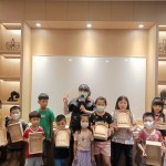 小朋友們完成了屬於自己獨一無二的彈珠臺，從敲敲打打中學(xué)習(xí)到做任何事都需要耐心等候與按部就班，就可以感受到只屬於自己的小榮譽。