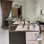 這趟『麗舍衛(wèi)浴選品』之行，新業(yè)職人的目光，除了著重於優(yōu)雅線條的高質(zhì)感，也貼近實(shí)際需求，更注重住戶的使用感受。