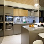 巧思哲學(xué)的私廚空間，開(kāi)放式中島結(jié)合餐桌，善用空間的設(shè)計(jì)，可以是備料空間，也可以是小朋友書(shū)寫(xiě)玩樂(lè)的地方，省時(shí)簡(jiǎn)約的廚房場(chǎng)域，只為了留給家人更多愛(ài)的時(shí)間。