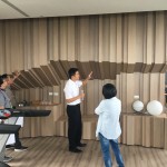 景觀健身房裡的一側，佈滿不規(guī)則而立體的線條，隱身的收納空間透過具現(xiàn)代感的擺設，瞬間進入藝術的魔幻空間。