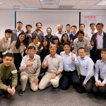 新業(yè)是全方位的建築團(tuán)隊(duì)，橫跨土地開(kāi)發(fā)、設(shè)計(jì)、營(yíng)造施工、行銷(xiāo)及客戶(hù)服務(wù)，從建案準(zhǔn)備到每次的家族活動(dòng)，都不吝應(yīng)用我們的所學(xué)，回饋給每一位信任我們的住戶(hù)。