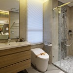 踏進(jìn)淋浴間，乾濕分離設(shè)計(jì)，保有一方私領(lǐng)域，在氤氳水氣中，疲憊的身心悄悄獲得釋放，優(yōu)雅大方的洗手檯面，搭配下方完整的收納空間，讓整個(gè)衛(wèi)浴空間乾爽、舒適、宜人。