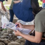 記下我們這一次的行動(dòng)記錄表，經(jīng)由這一次的『綠色行動(dòng)』，我們撿起了7.6公斤的可回收垃圾，與24.3公斤的不可回收垃圾。