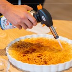 【琥珀醬油烤布蕾】
琥珀色的焦糖猶如製醬時的琥珀結晶，是在極盡呵護下誕生的禮物，鹹甜適中的絕佳口感，是最適不過的醬香小點。