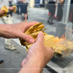 新業(yè)團隊抱著虔誠、喜悅的心，期許內心的想望與希冀被聽見，祈願工程平安順利。