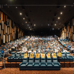 周末午後齊聚一堂，來到「新業(yè)FUN映所」共享休閒時(shí)光，與家人、好友共築美好回憶。