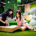 新業(yè)的同仁也參與其中，化身場邊的守護者，與孩子們一同分享故事，自由自在的在書海中遨遊。