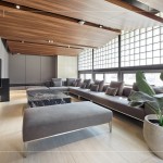 舒適大空間的KTV室，謙雅於形，相約親朋好友沉浸於愜意時(shí)光，讓生活蔓延如詩(shī)。