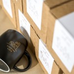 獻(xiàn)上新業(yè)家族的霧面質(zhì)感馬克杯，象徵一份美好與精緻－無論是早晨或午後，用杯中的香氣，一點一滴完整了理想的生活。